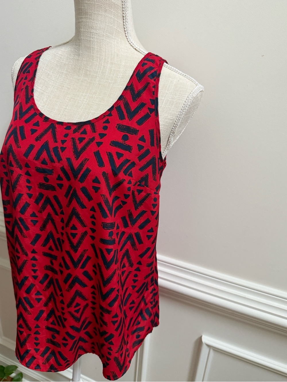 Faded Glory Red and Navy Geometric Print Blouse